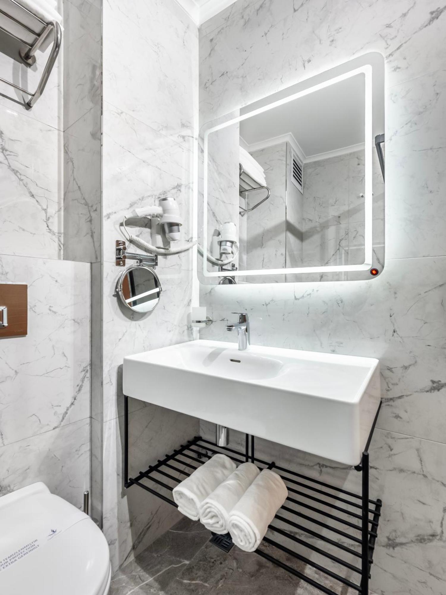 Hotel Bristol Stambuł Zewnętrze zdjęcie