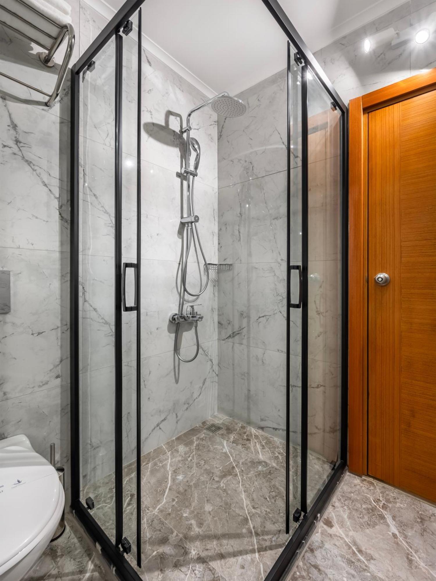 Hotel Bristol Stambuł Zewnętrze zdjęcie